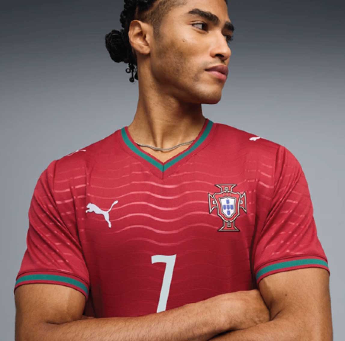 Đây là một trong những mẫu áo dễ “gây ấn tượng” ngay từ cái nhìn đầu tiên.